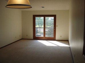 M &amp; I Apartments in Aberdeen, SD - Building Photo - Interior Photo