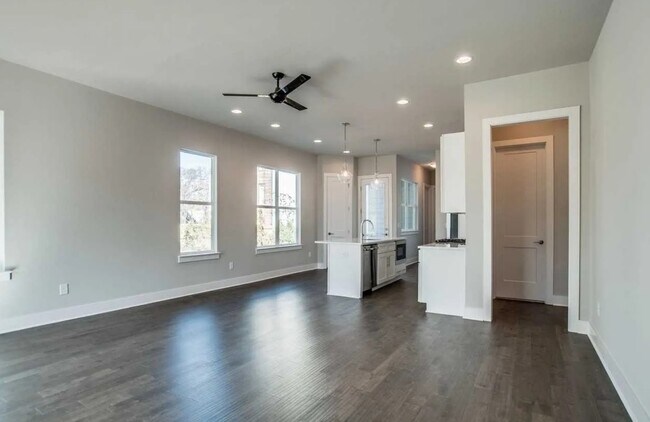 1052 2nd Ave S in Nashville, TN - Building Photo - Building Photo