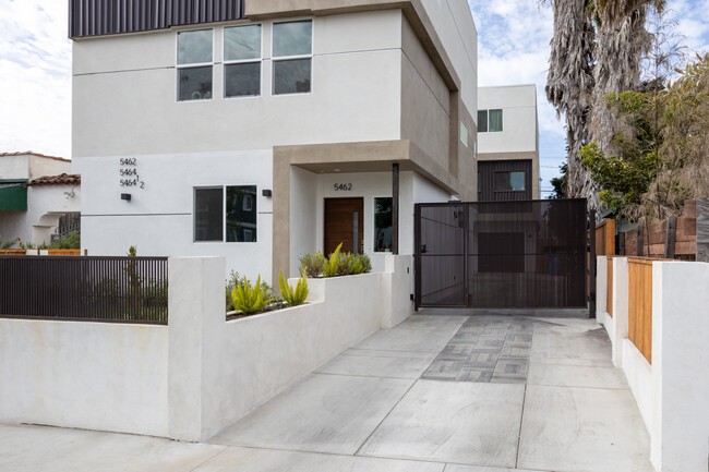 5462 Geer St in Los Angeles, CA - Foto de edificio - Building Photo