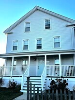 20 Jackson Ave in Stonington, CT - Building Photo