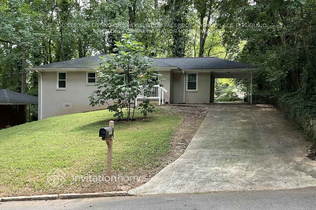 317 Bromack Dr SE in Atlanta, GA - Building Photo