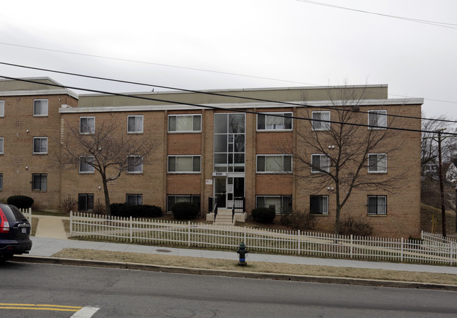 Benning Park Apartments in Washington, DC - Building Photo - Building Photo