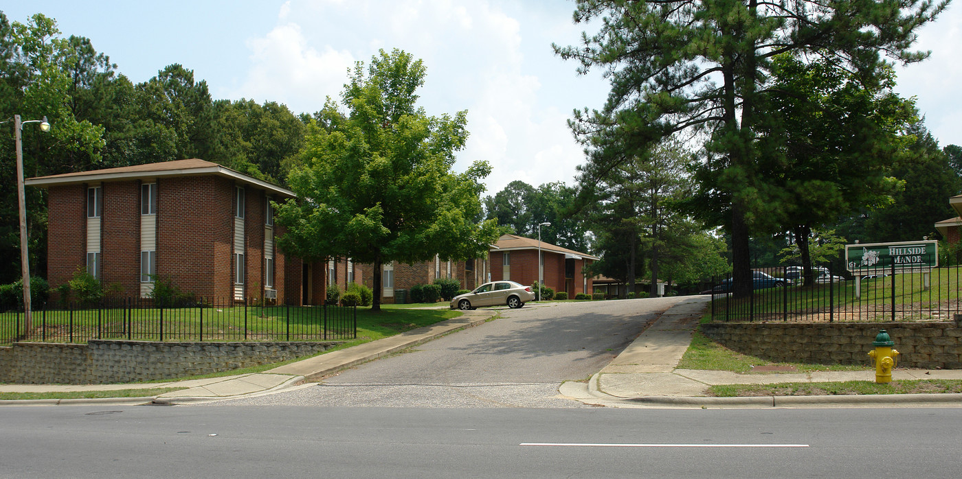 Hillside Manor in Fayetteville, NC - Foto de edificio