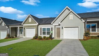 40 Cottage Dr, Unit 563 in Ringgold, GA - Building Photo