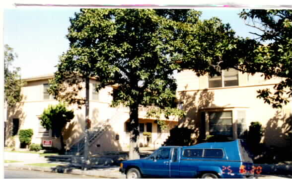 2032-2040 Magnolia Ave in Long Beach, CA - Building Photo