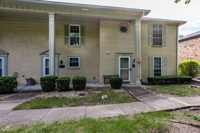 5516 Greenview Dr