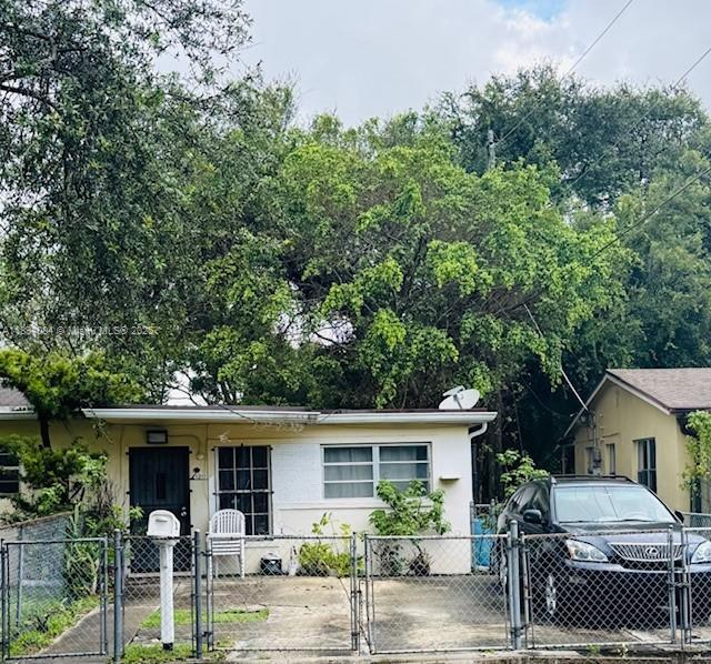 1205 NE 127th St in North Miami, FL - Building Photo - Building Photo