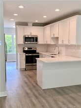 24 Glen Rd in Newtown, CT - Building Photo - Building Photo