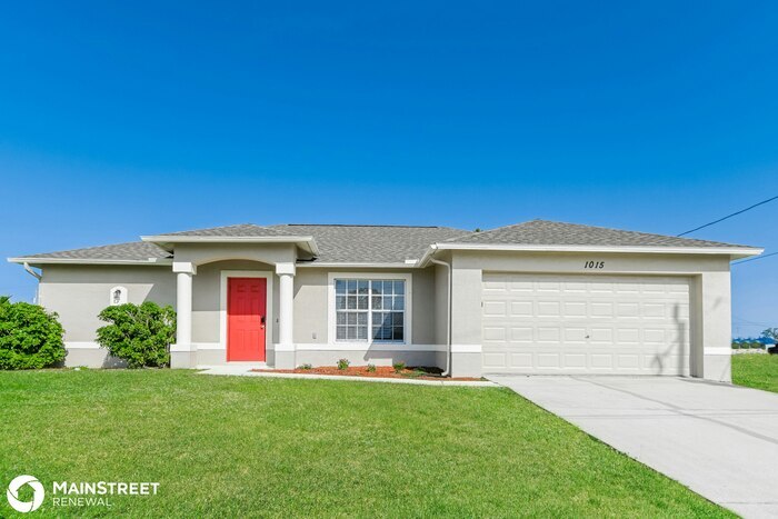 1015 NW 16th Terrace in Cape Coral, FL - Foto de edificio