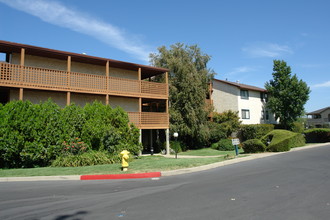 Sierra Sunrise Apartments in Chico, CA - Building Photo - Building Photo