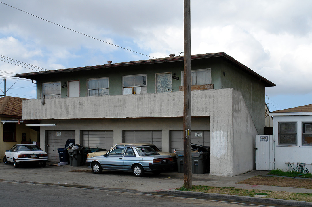 10729-10731 S Burl Ave in Inglewood, CA - Building Photo