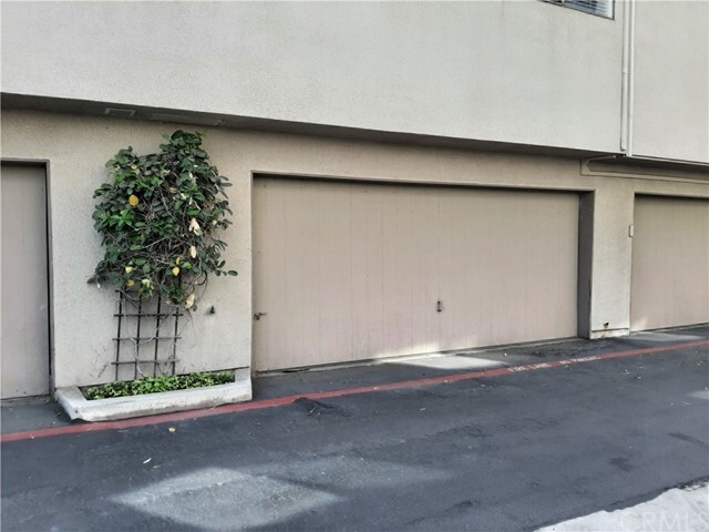 12592 Montecito Rd-Unit -9 in Seal Beach, CA - Building Photo - Building Photo