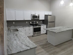 211 Broadway Ave S in Rochester, MN - Building Photo - Building Photo