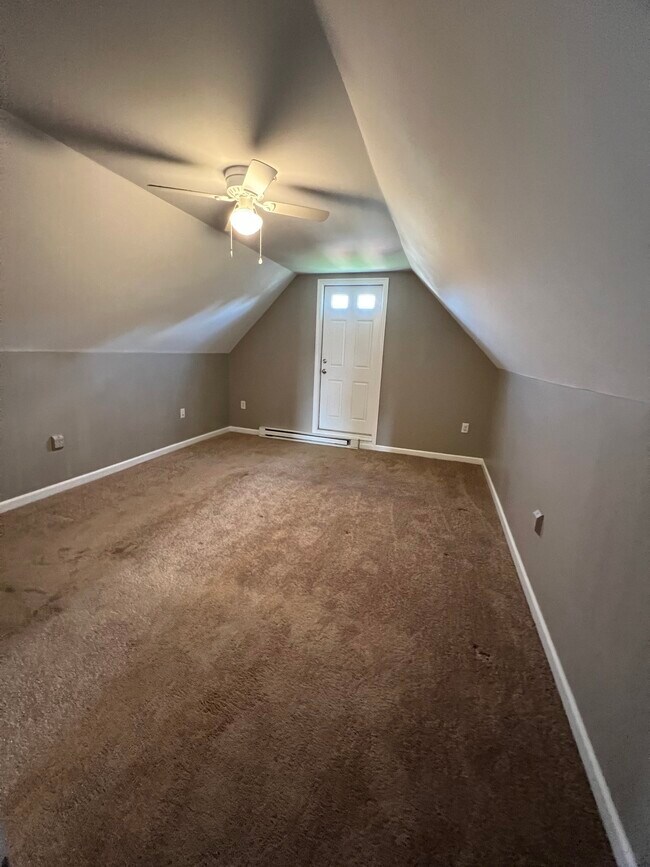 725 Northampton St in Hellertown, PA - Building Photo - Building Photo