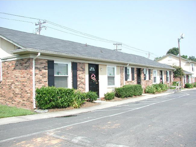 Chatham II Apartments in Charlotte, NC - Foto de edificio - Building Photo