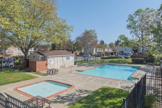4605-4637 Fanwood Ter in Fremont, CA - Building Photo - Building Photo