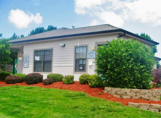 Thunderbird Apartments in Harrisonville, MO - Foto de edificio