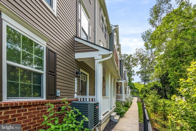 4017 Holcomb Wy in Triangle, VA - Building Photo - Building Photo