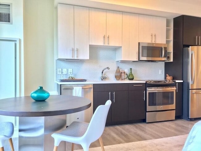 1 Canal St, Unit 827 in Boston, MA - Building Photo - Building Photo