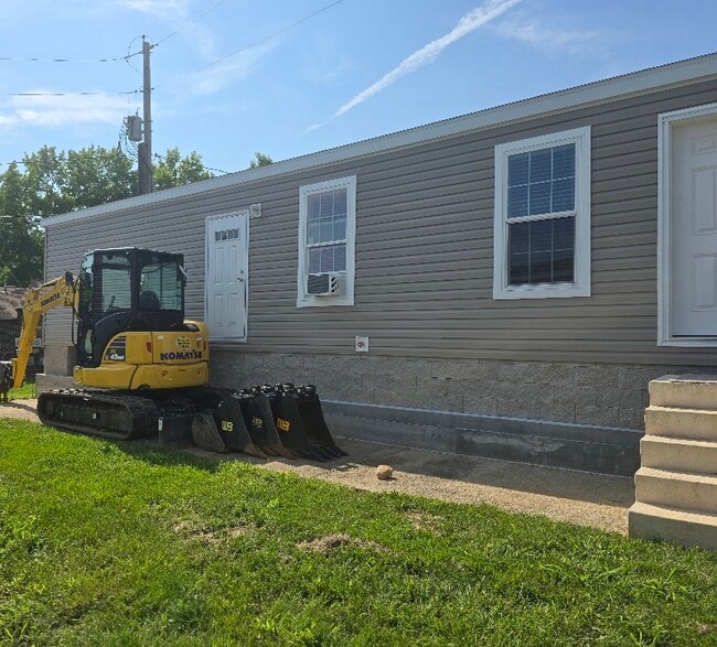 103 S Scioto St in Ashville, OH - Building Photo - Building Photo