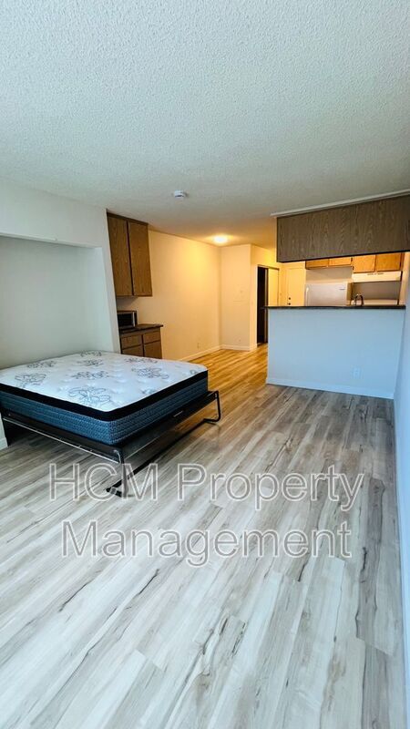 10075 Tujunga Canyon Blvd in Los Angeles, CA - Building Photo - Building Photo