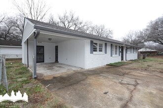 616 N Roselawn Dr in West Memphis, AR - Building Photo - Building Photo