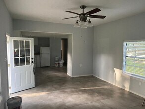 315 Booker Rd in Spring, TX - Foto de edificio - Building Photo