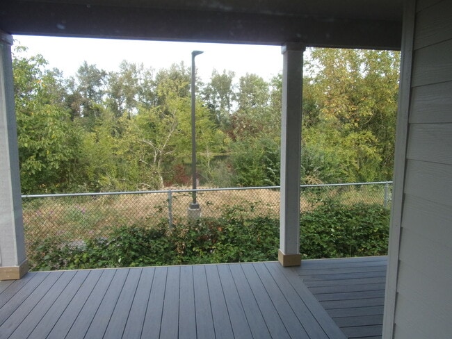 1053 Front Ave NE in Albany, OR - Building Photo - Building Photo