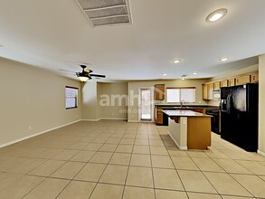 6489 Holyrod Park Ct in Las Vegas, NV - Building Photo - Building Photo