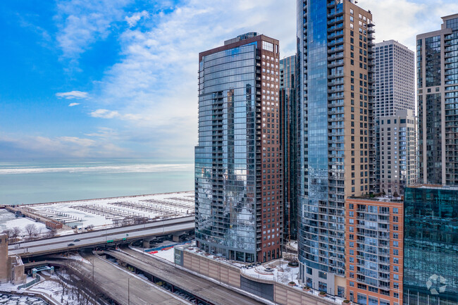 The Chandler Condominiums in Chicago, IL - Building Photo - Building Photo