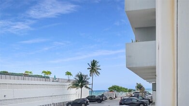 4250 Galt Ocean Dr, Unit 1A in Fort Lauderdale, FL - Building Photo - Building Photo