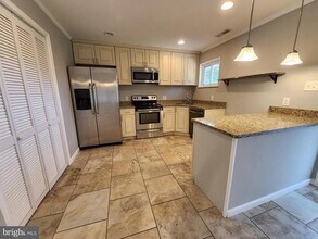 6205 Yosemite Dr in Alexandria, VA - Building Photo - Building Photo