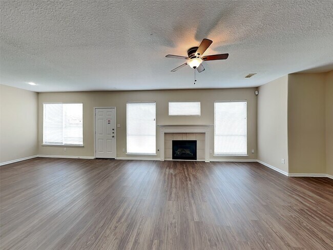 2902 Auburn Falls Ln