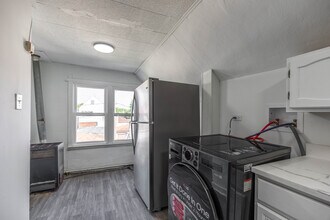 2140 N Karlov Ave, Unit 2 in Chicago, IL - Building Photo - Building Photo
