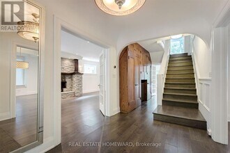 15 Pine Crescent in Toronto, ON - Building Photo - Building Photo