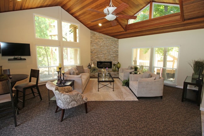 Sunrise Creek Apartments