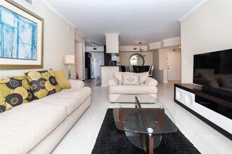 17100 N Bay Rd in Sunny Isles Beach, FL - Building Photo - Building Photo