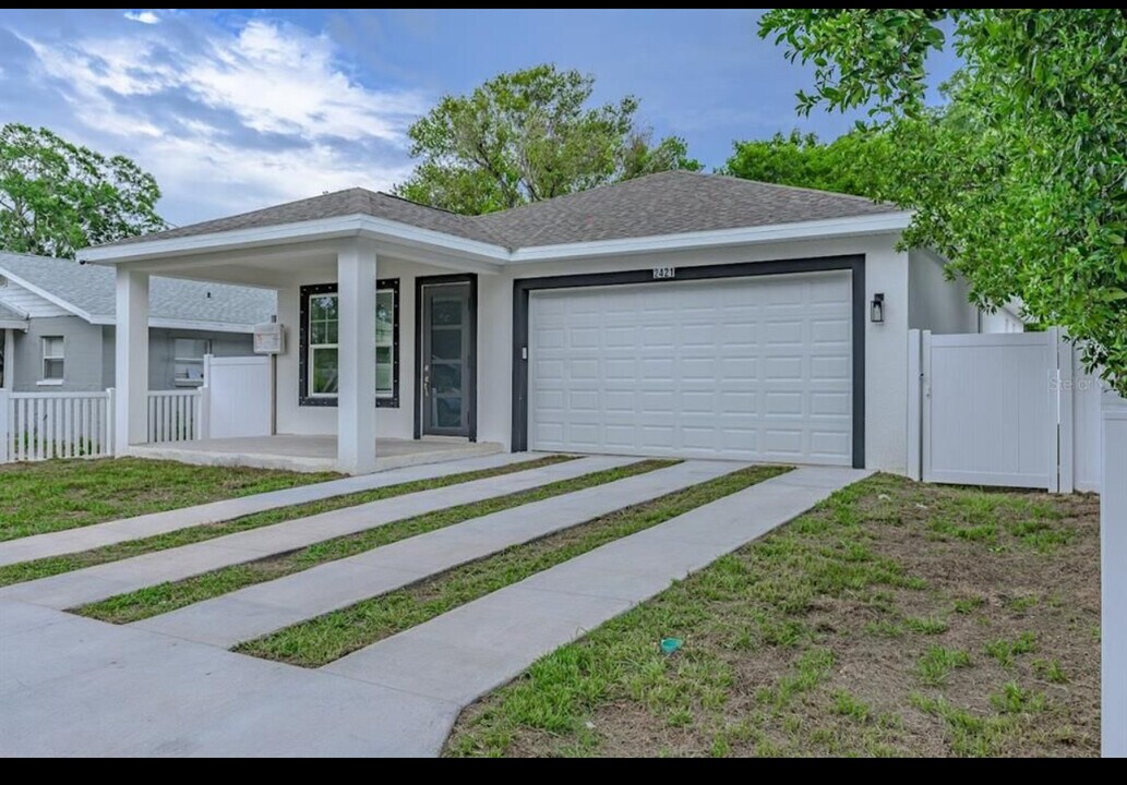 2421 E 29th Ave in Tampa, FL - Building Photo