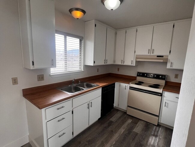 1314 Me Hu St in Gardnerville, NV - Building Photo - Building Photo