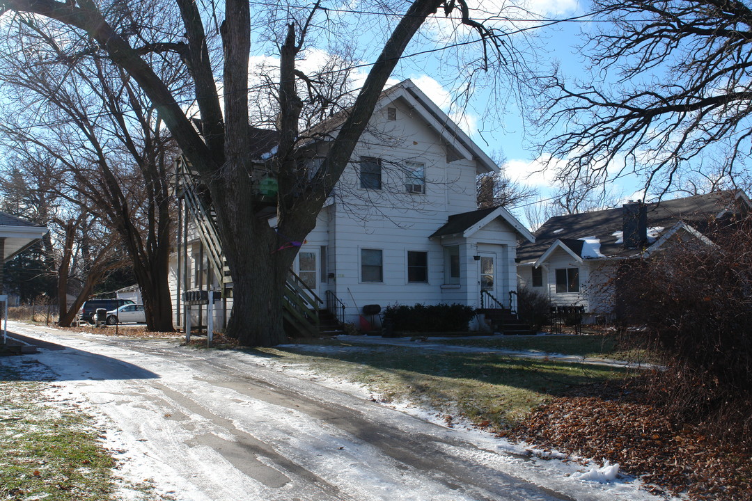 3330 University Ave in Des Moines, IA - Building Photo