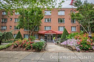 2400 41st St NW in Washington, DC - Building Photo