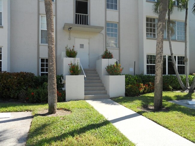 250 NE 20th St, Unit 123s, Unit 123s