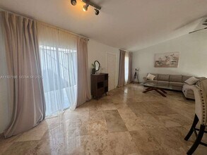 332 NW 47th Ave in Deerfield Beach, FL - Building Photo - Building Photo