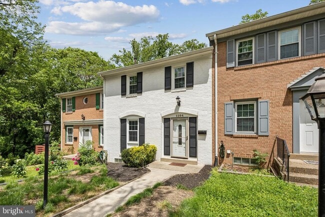 1204 Fox Run Pl in Woodbridge, VA - Building Photo - Building Photo