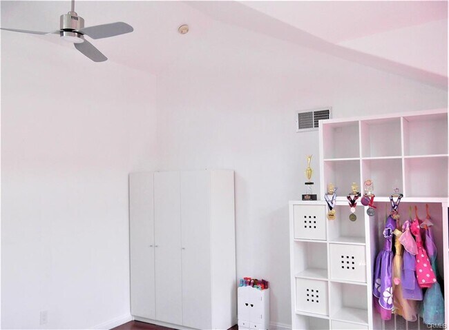 27004 Karns Ct in Santa Clarita, CA - Building Photo - Building Photo