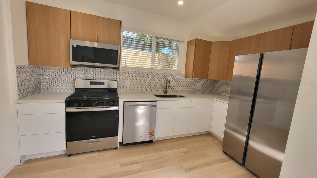 2112 Ashby Ave, Unit 2 in Berkeley, CA - Foto de edificio