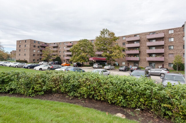 property at 1460 Fairlane Dr