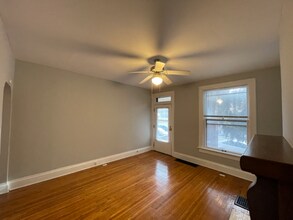 80 W Greenwood Ave in Columbus, OH - Foto de edificio - Building Photo