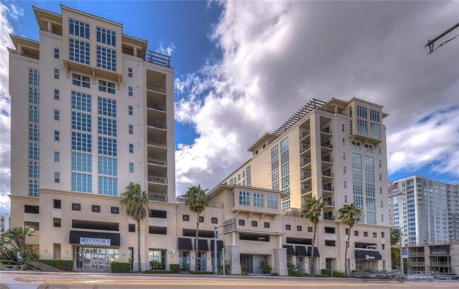1238 E Kennedy Blvd in Tampa, FL - Building Photo - Building Photo