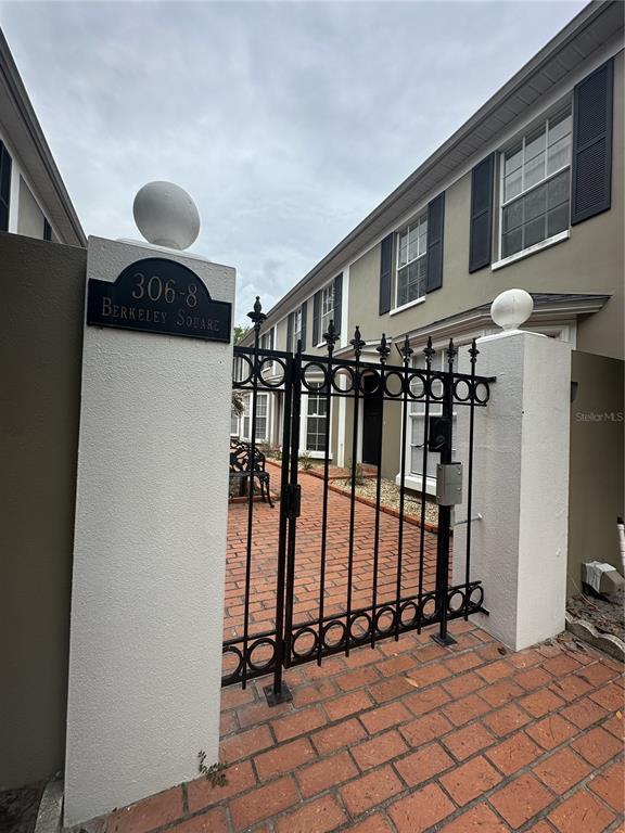 property at 308 S Bungalow Park Ave